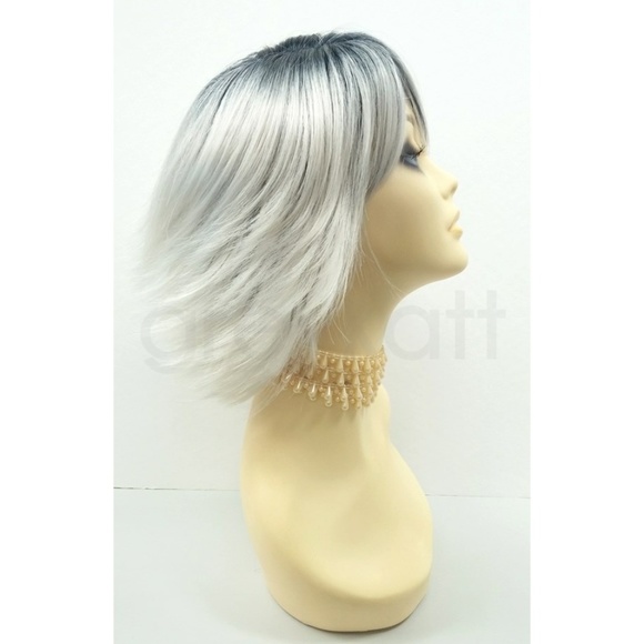 Silver gray short straight layered shag wig - Picture 2 of 5